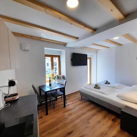 Apartments Hlapi With Spa Kobarid Extérieur photo