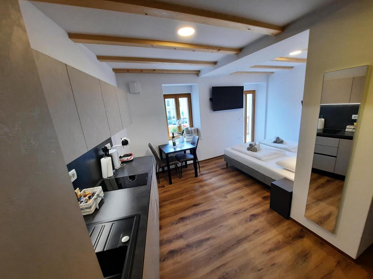 Hlapi With Appartement