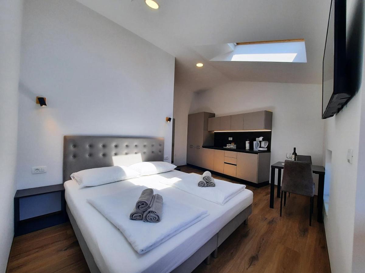 Hlapi With Appartement *